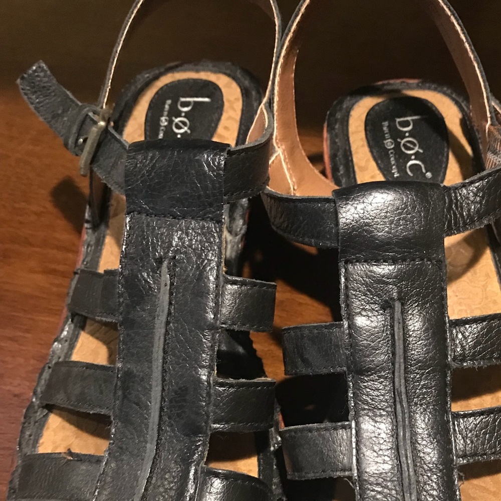Born sandals